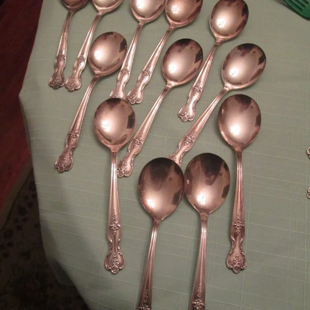 WM ROGERS VINTAGE SILVERWARE SET - Picture 4 of 5